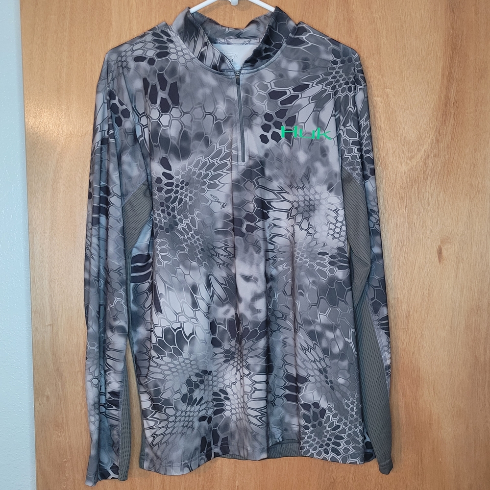 Huk Fishing Gray Performance Long Sleeve Shirt - Medium